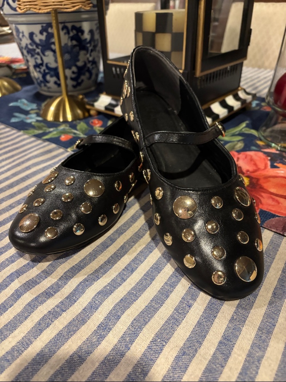 J. Crew - size 7.5 - adorable Mary Jane shoes with gold details